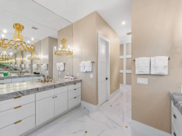 Luxurious 8-Bedroom Vacation Home in Orlando - Private Pool & Resort Amenities
